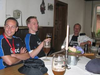 Bild 1 - Kegeltour 2004